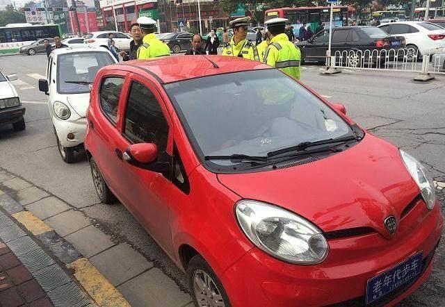 北京出租不按套路出牌，我不能不爱上了北京的人力车