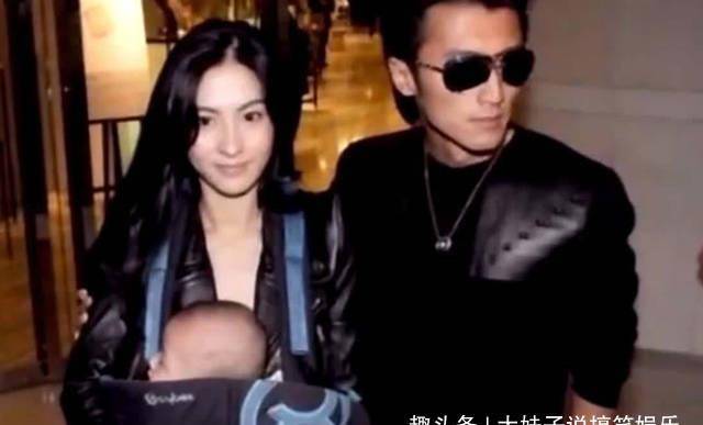 �������£�С��ϼ�������Ϲ�����ˮ�棬����һ�𿴻�С����