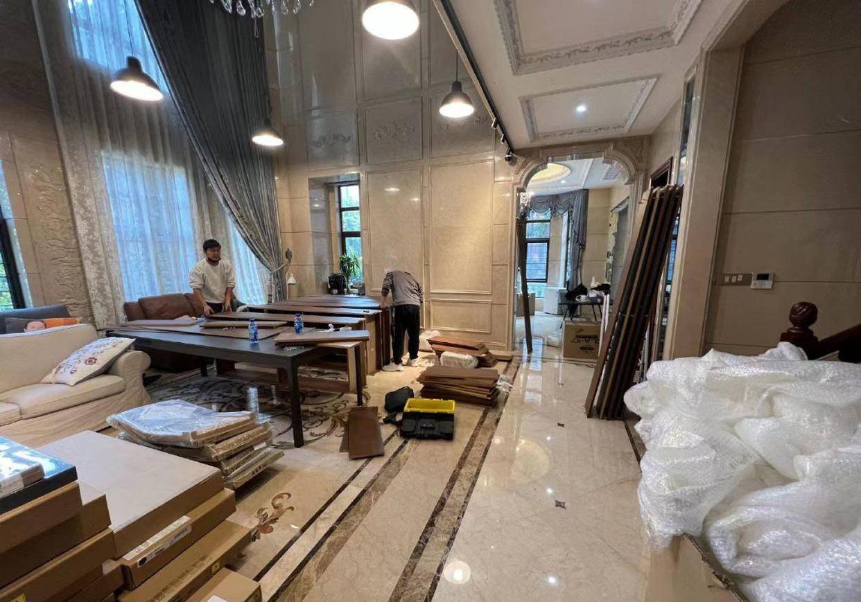 歌手黄安福州租房,豪宅别墅曝光,回绝土豪风,大客厅拆修成书店 歌手黄安福州租房,豪宅别墅曝光,回绝土豪风,大客厅拆修成书店