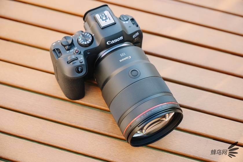 RFС RF135mm F1.8 L IS USM