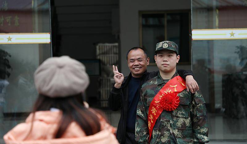 已失去联系的退伍战友，该怎么寻找？试试这几个办法，也许可以！