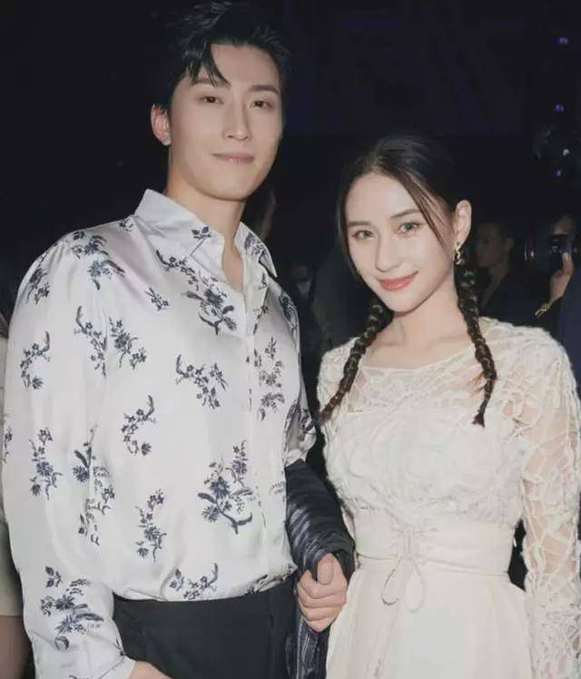 恭喜！曝窦骁求婚胜利，4月将与赌王令媛何超莲斥万万巨资办婚礼