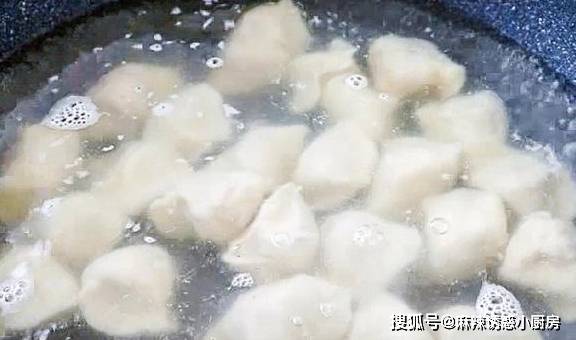 水开才下饺子？那就大错特错了，加上那一步，包管饺子好吃皮不坏