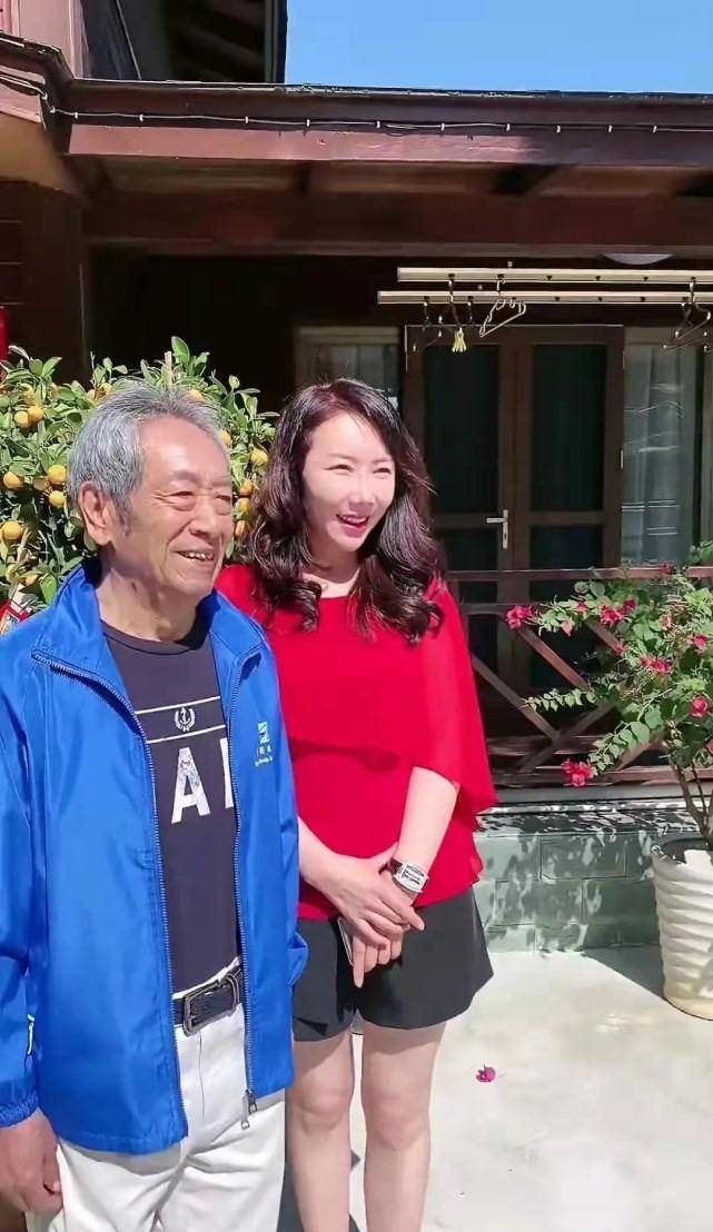 75��������Я38��С���ޣ�Ů������ʮ������������ͬ����ү ...