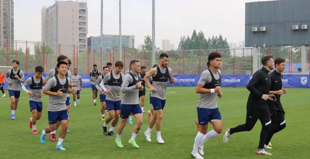 K���г�ר�ҳ����£��������г�18֧���ǰհ