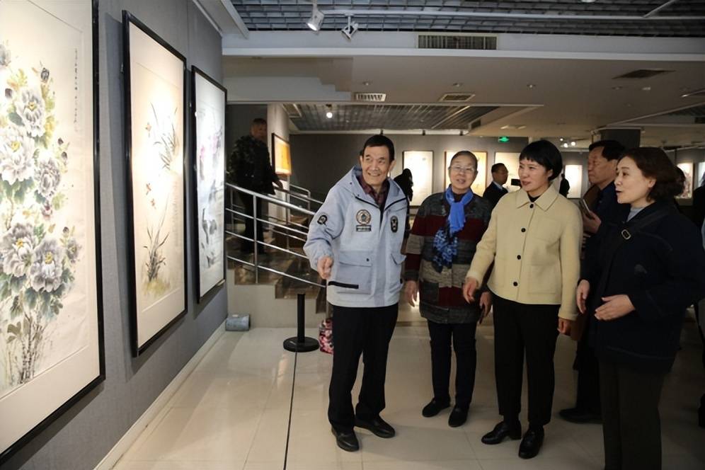 渭南市庆三八·巾帼风度·佳丽丹青书画展在西安开展