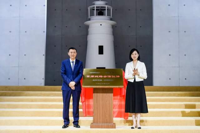 民族服装定制品牌隆庆祥2023春夏新品发布会“CQ9电子 CQ9传奇电子自由之境”圆满举行(图7)