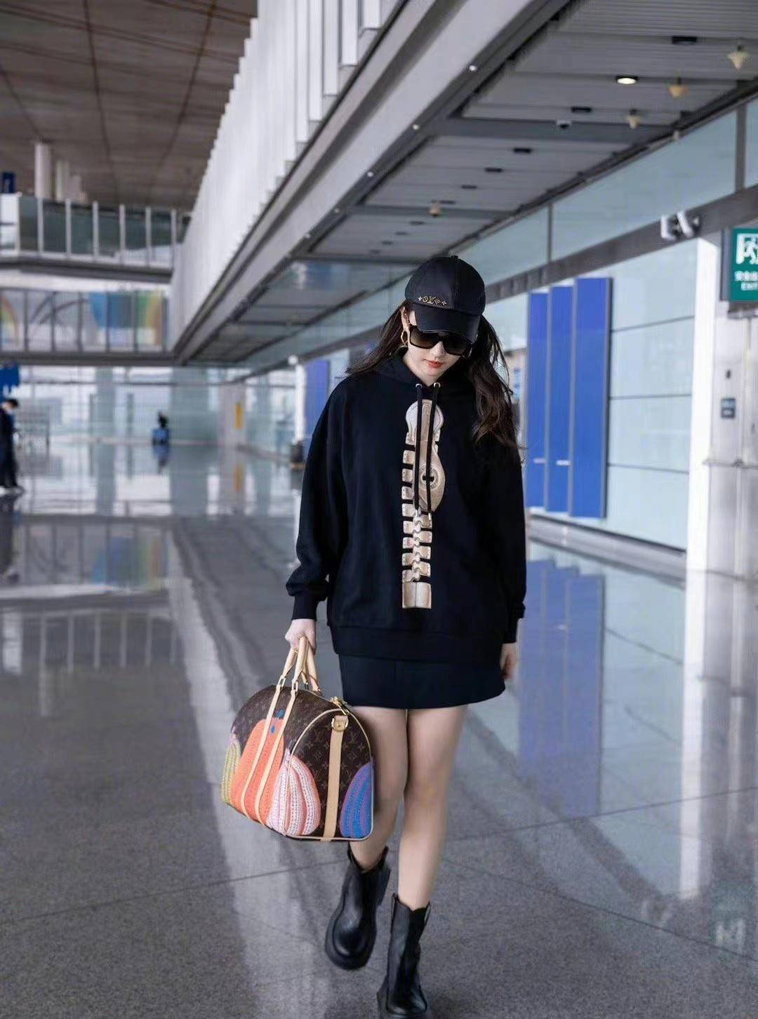 �ܶ�������������ƶ�Ҫ����վ����ͬ��ɻ����㣬Ϳ�촽�� ...