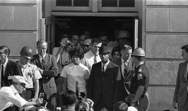 ��������λ�̳�ս���ڼ䣬Ӣ����̸�Լ�ս�����ս�