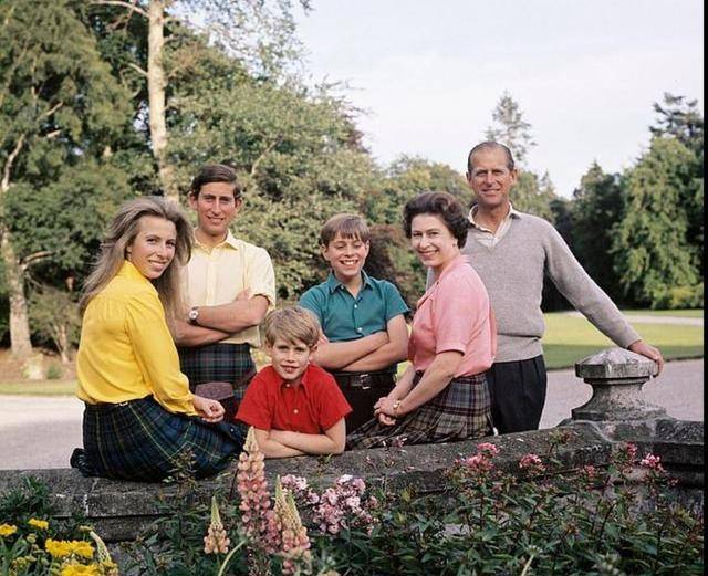 ���»����ӣ���������Ů��ȴ���ܳ裬��������������û�� ...