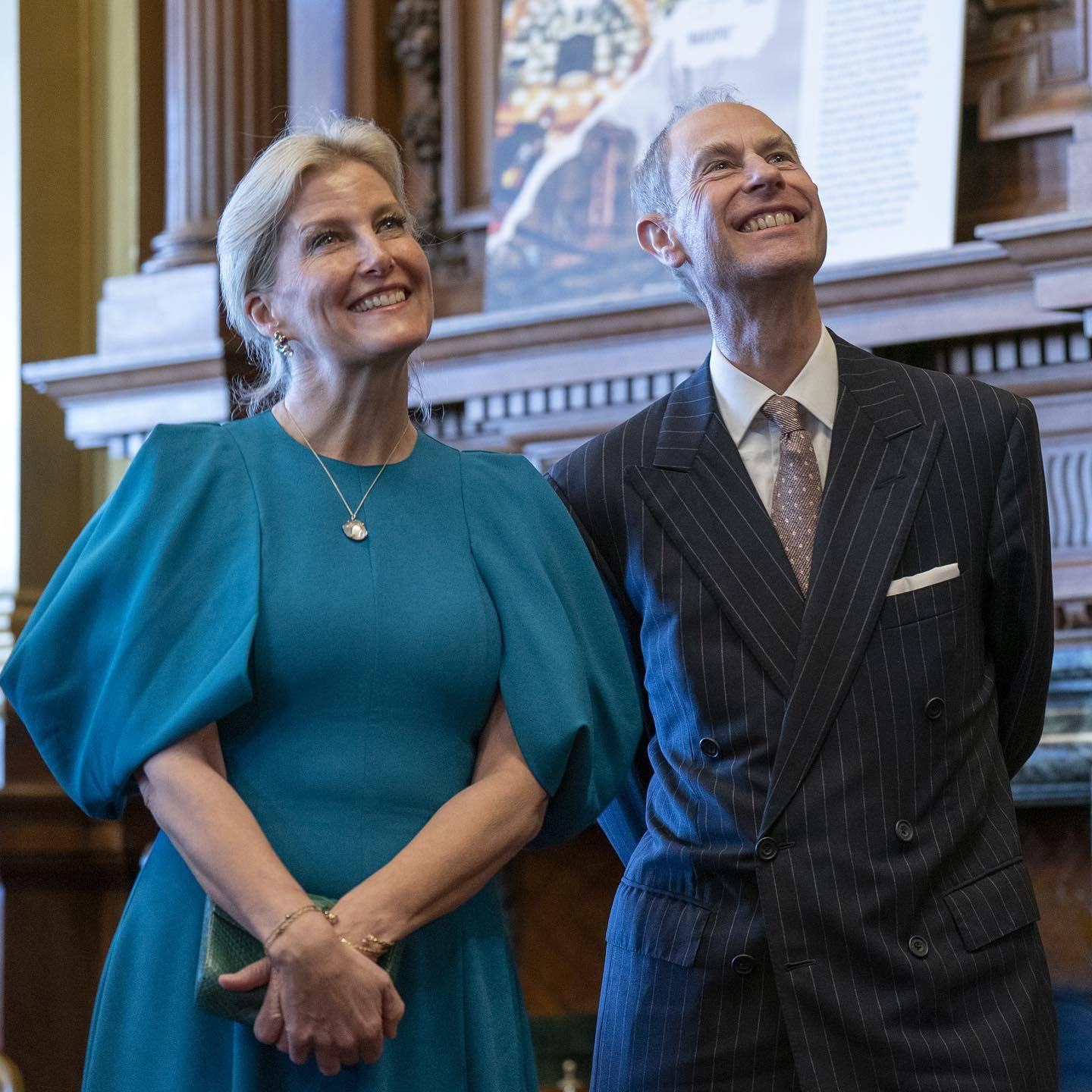 Ӣ���Ҹ�ִ�䶯��÷��һ˫��Ů��ʽ�����ӹ������շ����� ...