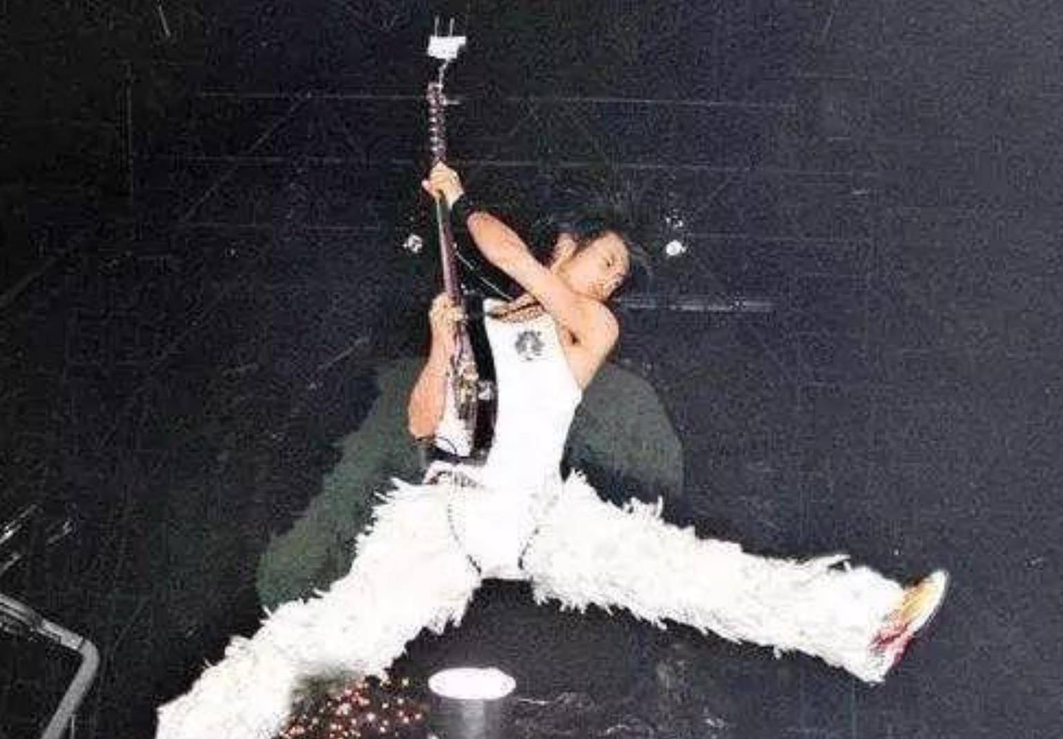 ����л����ϡ�к�����������λ�2000����ǣ�֣��Ű�֥ ...