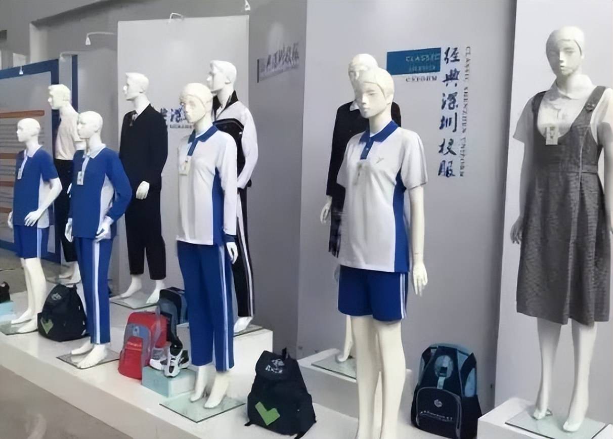 学生身穿同样校服，教师却能轻松看出学生家境，3点细节揭开原因