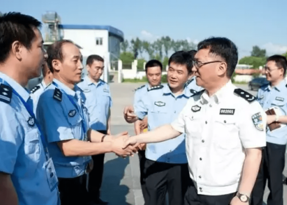 һ�����ȵ����ֳ����������߹�����1800������ֱ��������