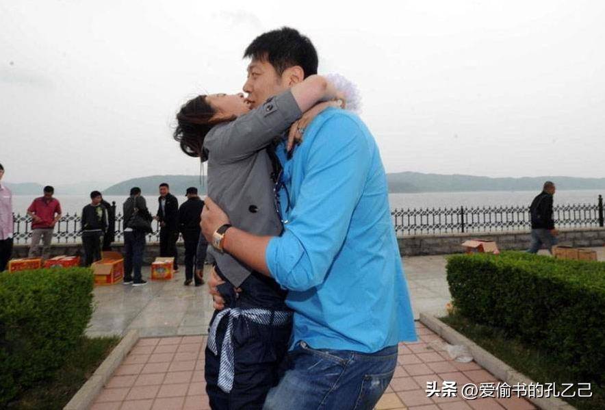 ��һ����Ī�ƣ���������һҹ��ͷ���ٻ�Ȣ��������ǰ�� ...