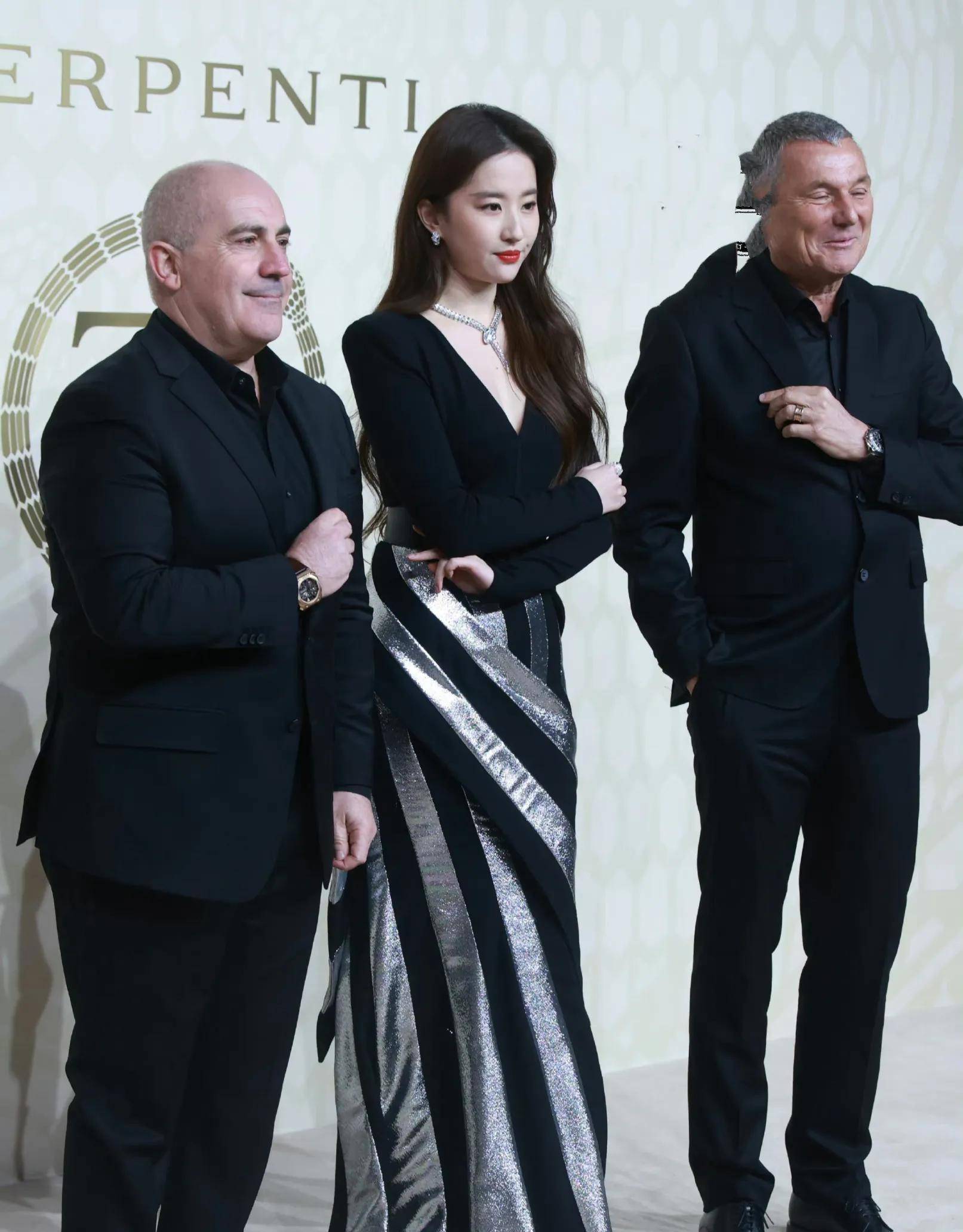 �����������ˣ���������̨������ӵ����΢��֮ҹ��Фս ...