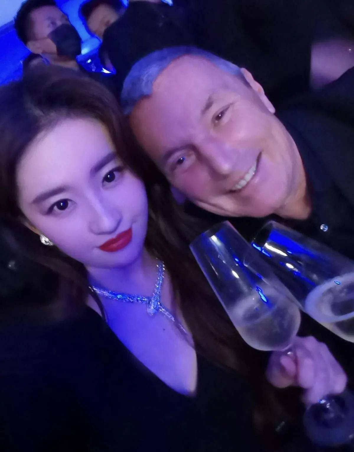 �����������ˣ���������̨������ӵ����΢��֮ҹ��Фս ...