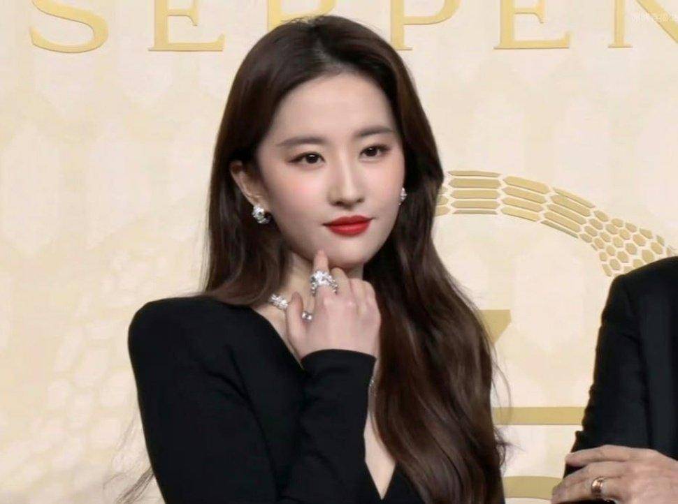 ���������ͼ�����������۲�������ԣ�����Ƹ���΢͹�� ...