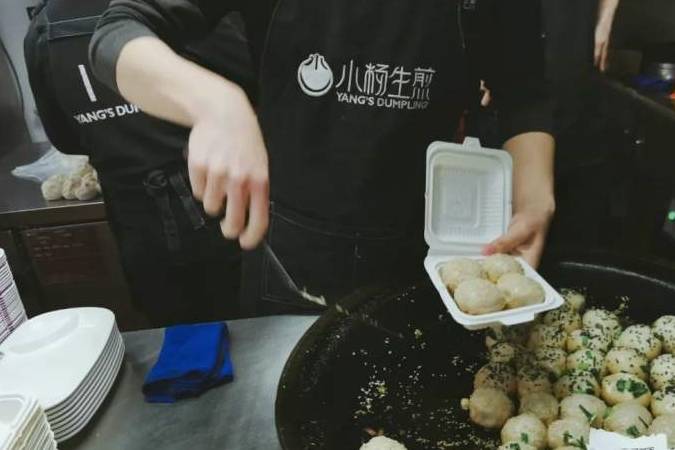 “生煎馒头”到底是什么时候起头呈现在上海的？