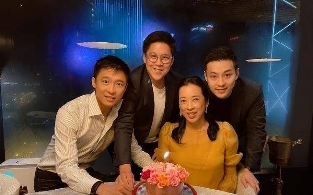 墨玲玲的苦恼：二儿子霍启山39岁未婚，小儿子霍启仁34岁游戏人世