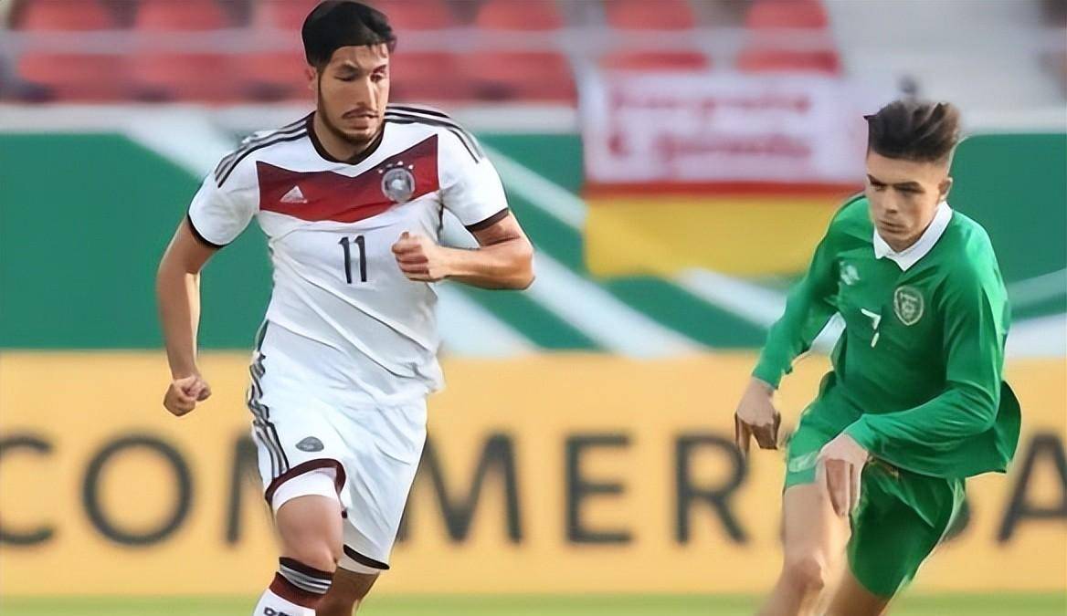 �̵���λ��������ͬ�ط���ս����Ա