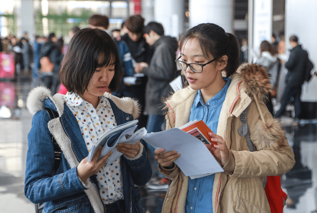 公司设立“琅琊榜”，奇葩企业文化吓退结业生，网友却有差别观点