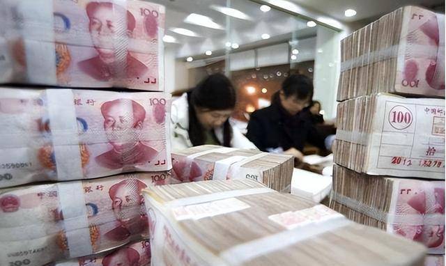 在我们有100万存款，算什么水平？银行员工说出了答案