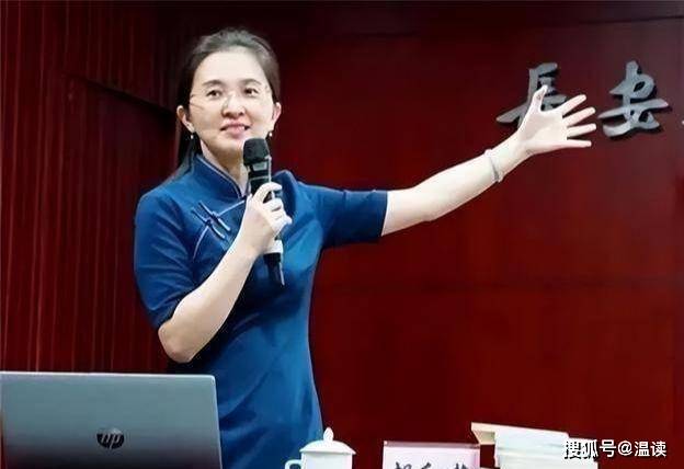 美女校长胡红梅出错记，凭才貌走上巅峰，成文字小偷跌下神坛