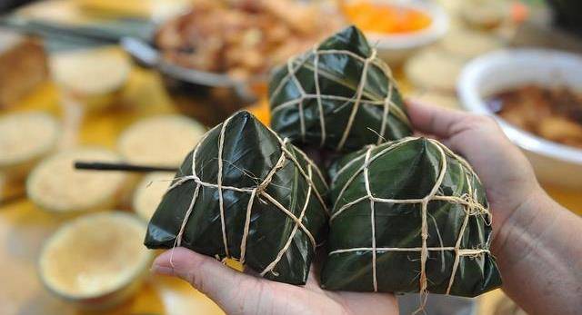 创作者
            端午节米饭千万别包粽子了，教你3种喽作法，比粽子单纯又美味