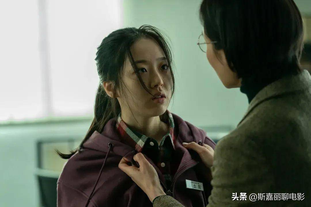 韩片又瞎说大实话：职场新人都是拿最低的薪水，扛最大的压力