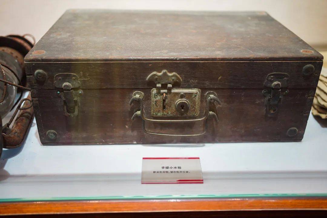 广东普宁八一馆有VR彩票只郭沫若的小木箱见证了一段不可忘却的历史(图1) 广东普宁八一馆有VR彩票只郭沫若的小木箱见证了一段不可忘却的历史(图1)