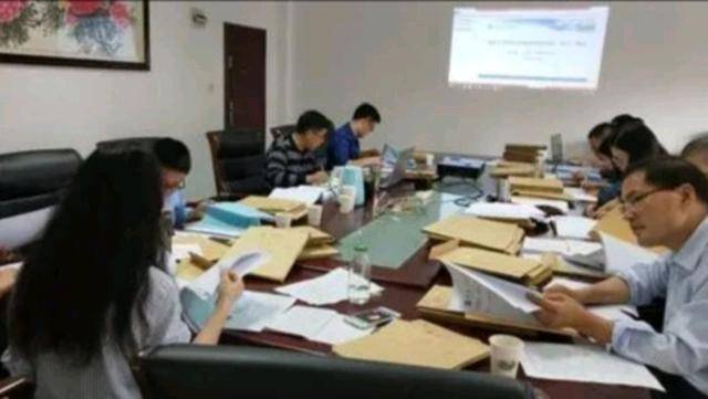 本科毕业就好了？论文抽检不过直接撤销学位证，网友：都怪翟天临