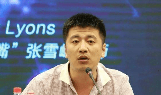 原创张雪峰式报志愿的缺陷在哪？家长怒批他“割韭菜”，别拿学生的前途开玩笑！