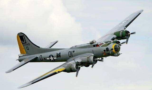 二战木头轰炸机传奇：出动40000架次战损率仅有063%！