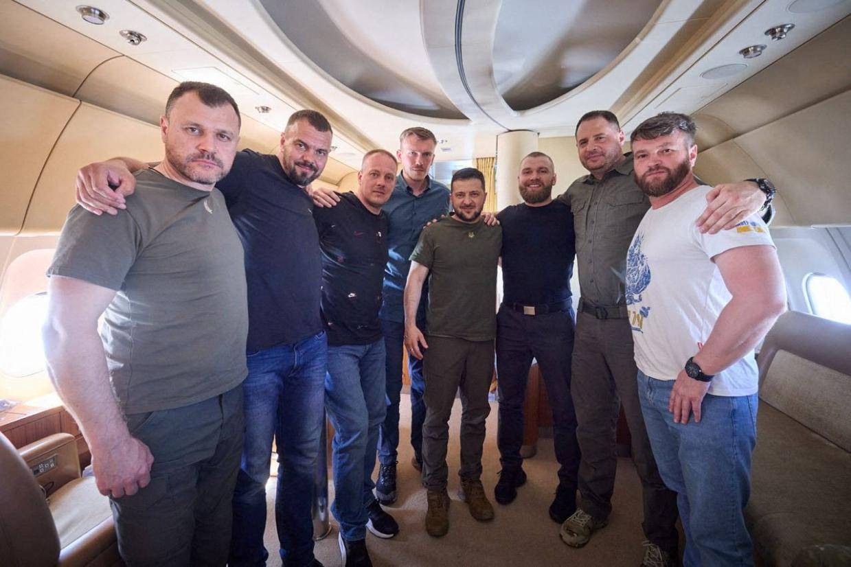Ukrainian President Zelensky brings back commanders, violating prisoner exchange agreement