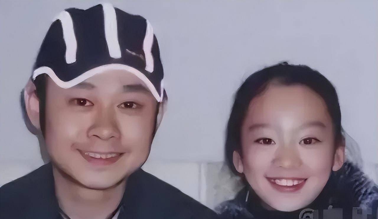 原创“刀郎妻子”朱梅现状：73元手提包性格暴露，怪不得陪伴刀郎30年