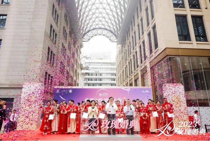 芒果体育官方网站玫瑰婚典焕新动身！25个“上海最出片”致爱地标表态(图2)