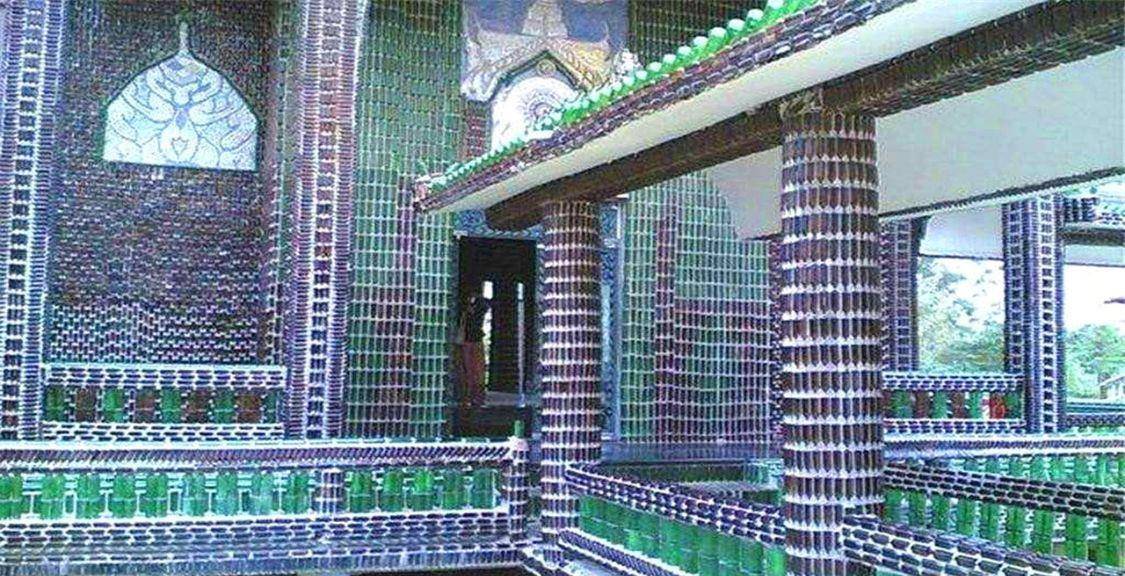 世界唯一用啤酒瓶建造的PG电子寺庙用啤酒瓶150万个是环保旅游景点(图2) 世界唯一用啤酒瓶建造的PG电子寺庙用啤酒瓶150万个是环保旅游景点(图2)