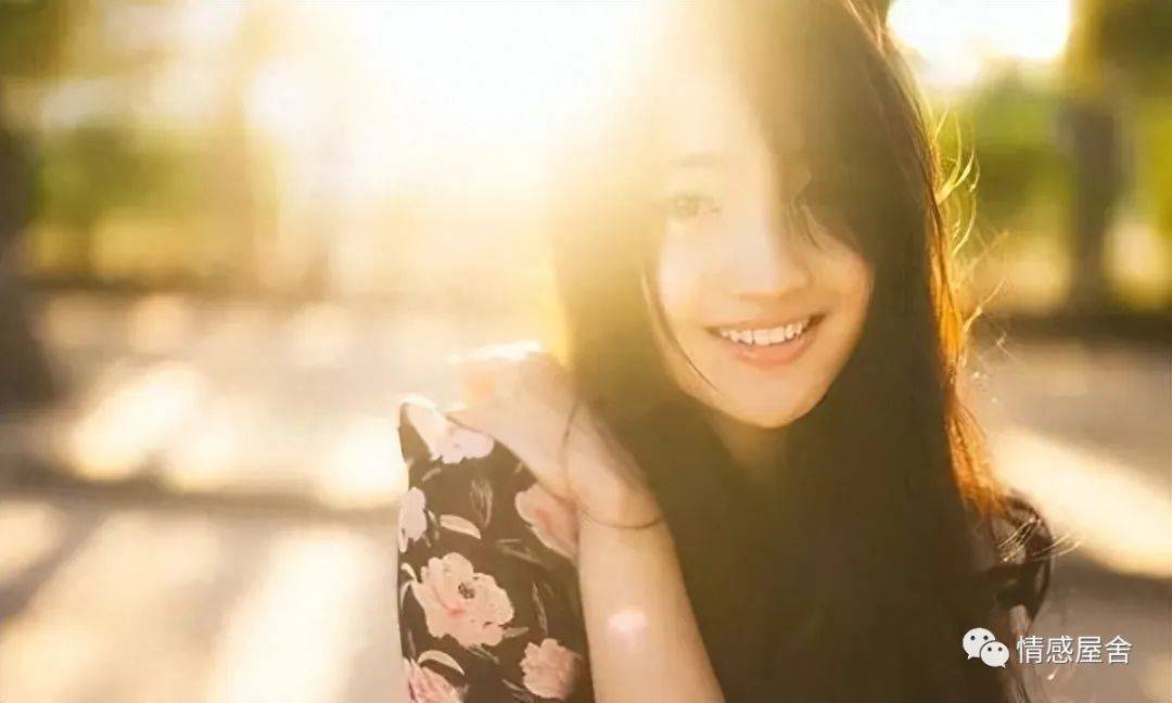 梦中笑靥，已婚女性的40岁笑影与内心世界的微妙对话