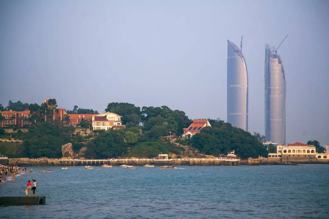 🥈第二名：福建厦门 🌴厦门，这座充满热带风情的城市，在中国也是有口