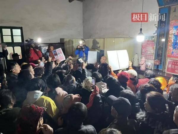 儿子和富豪父亲相认称没反应过来 身世还没告诉女友