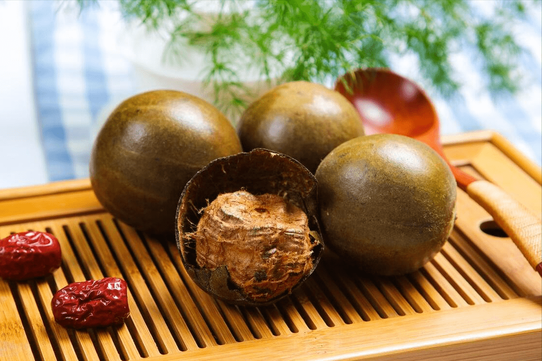 1、对血糖影响小罗汉果甜苷和甜菊糖苷是天然来源的甜味剂，通常从罗汉果