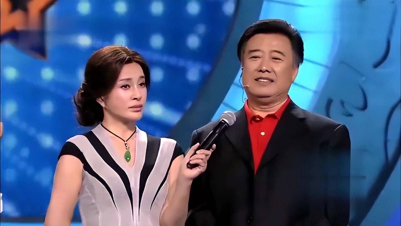 原创陈国军与刘晓庆分手后,三婚娶小16岁娇妻,大儿子陈赫是他的骄傲