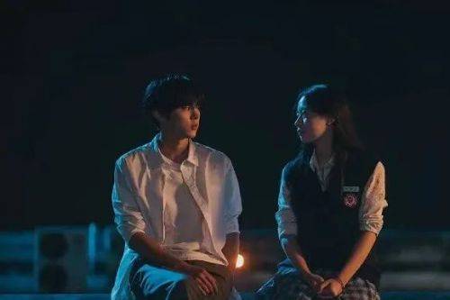 韩剧《夜幕降临》：狼人杀+大逃杀，谁能活下来？