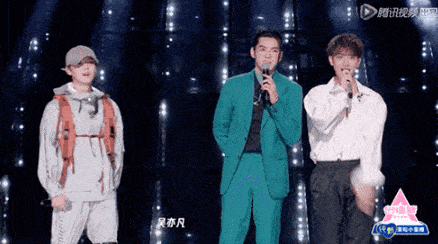 吴亦凡鹿晗黄子韬世纪同框!兄弟三人互动可爱
