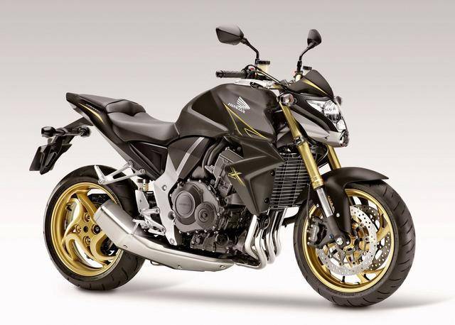 老照片埃尔夫elf3赛车honda后单摇臂的始祖