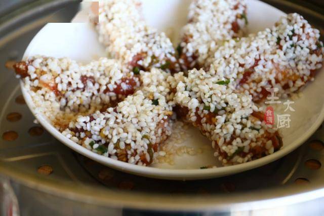 糯米丸子的家常做法配料 64f5ff06dc42416eb3055256dd6b0343.jpeg