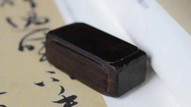 说书人的醒木为什么以木质为主？