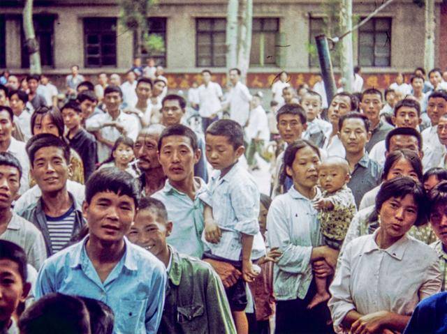 1976年北京街拍,感受时代的气息