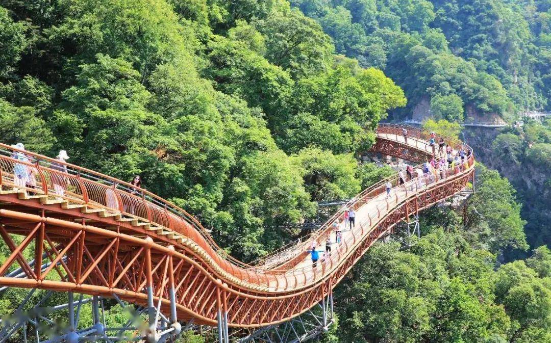 少华山玻璃栈道 1600米落差,双向悬空设计